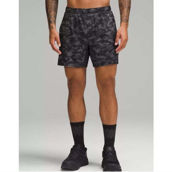 Lululemon Surge Men's Lined Black Camo Workout Shorts Sz M - Picture 1 of 16